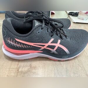 Women’s Gel Cumulus 24 'Black Papaya' ASICS size 8.5